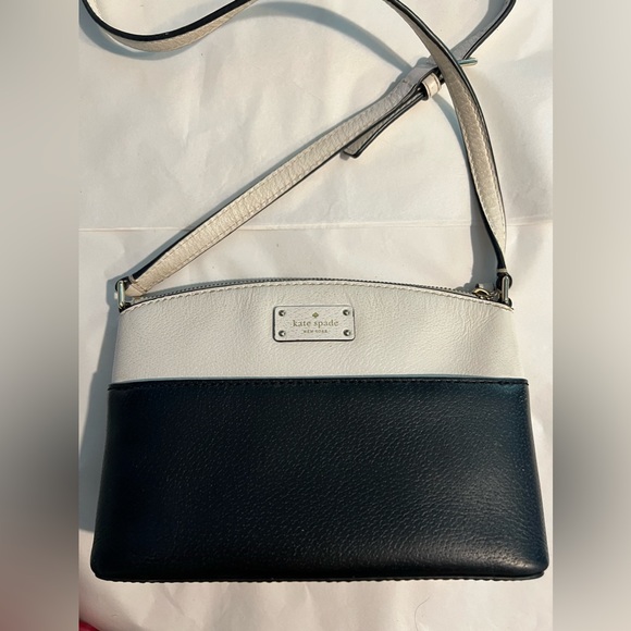 Limited Edition, Kate Spade, like new, white & black cross-body long strap purse - Picture 3 of 9